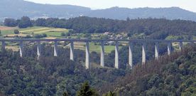Viaducto del AVE en la l�nea Santiago-Ourense