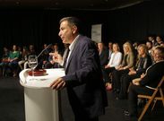 Ruiz Rivas estuvo rodeado de todos los miembros de la lista durante su intervenci�n. 