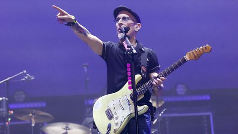 Fito Cabrales, señalando al público de Fontes do Sar