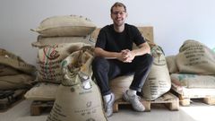 Javier Casti�eiras, �Avi�, es uno de los socios de la empresa Mori de exportaci�n de caf� de especialidad