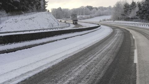 La AP-53 tambi�n se vio afectada por la nevada