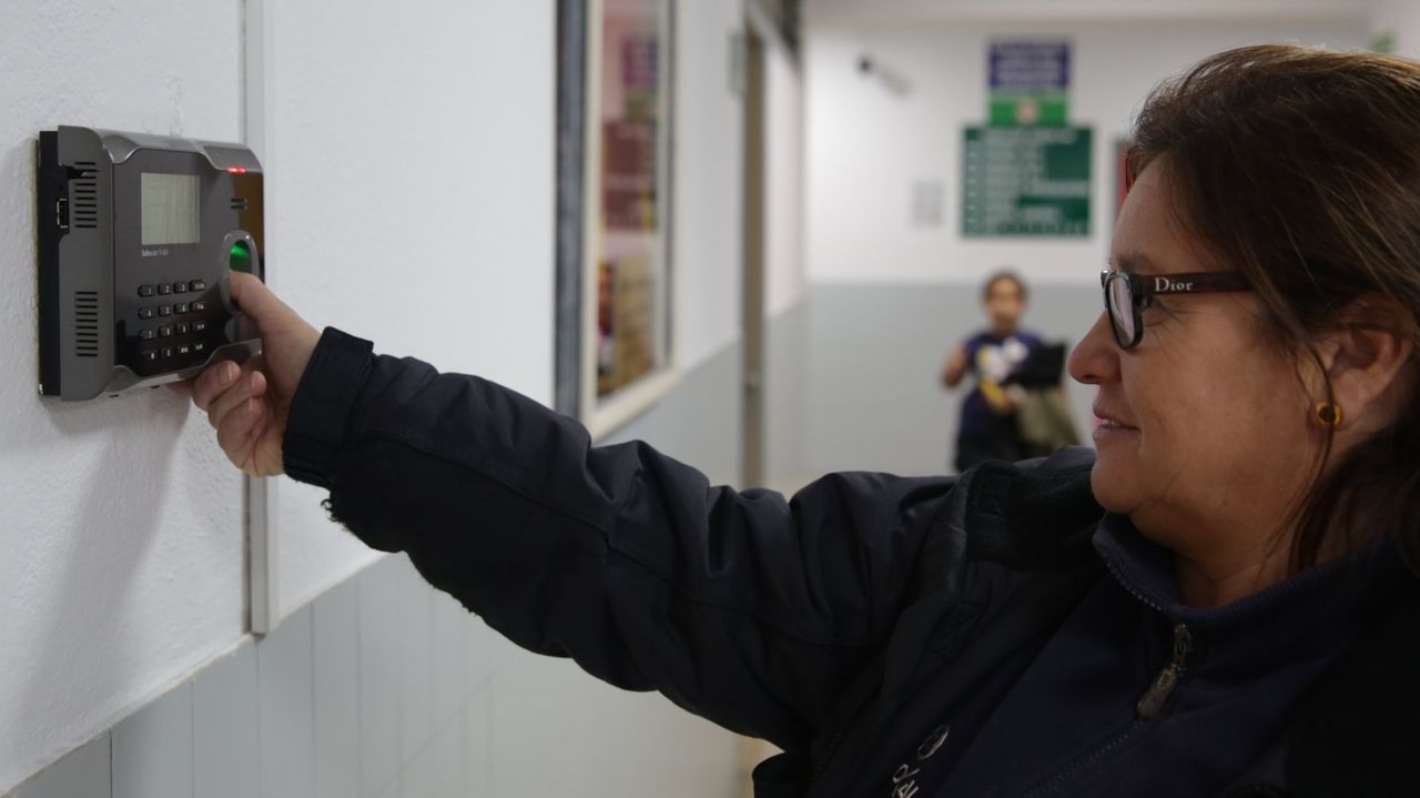 CC.OO. denuncia que unas 25.000 personas en Galicia hacen horas extra sin cobrar