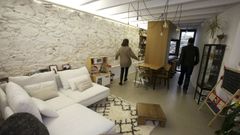 Sal�n de una de las viviendas rehabilitadas en la calle Carmen Curuxeiras, en el coraz�n del barrio de Ferrol Vello, por el estudio VLD Arquitectos