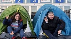 Primeras fans para el concierto de Mal� en el Coliseo