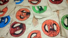 Banderolas alusivas al Foli�n de Carros que se utilizar�n el mes pr�ximo para decorar  calles y edificios de la localidad