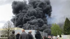 El incendio que afect a varias empresas de O Ceao se produjo el 11 de abril del 2021