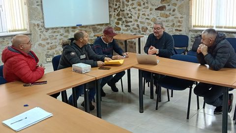 Representantes del BNG se reunieron con los buceadores