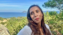 <span lang= gl >Lidia Mario no Outeiro Bicudo de Portosn, onde gravou un vdeo sobre a lenda da moura</span>