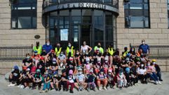 Os escolares, na parada que fixeron fronte � casa consistorial