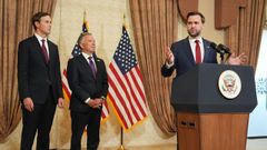 JD Vance comparece tras el fin de las conversaciones ante los otros dos enviados de EE.UU., Steve Witkoff y el yerno de Trump, Jared Kushner