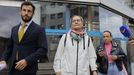 Pilar Prez con su abogado, el lunes antesdel juicio