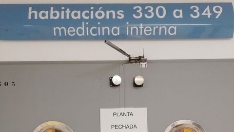Las 38 camas de la planta de Medicina Interna del Hospital Pblico da Maria, en Burela, estn cerradas desde julio
