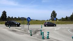 En imagen, rotonda de Area donde la futura variante leste de Viveiro empatar&aacute; con la LU-862 y el corredor que une Area con Beltr&aacute;n, en Xove
