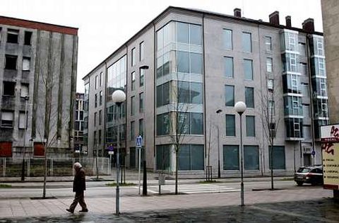 La Seguridad Social adjudic� el contrato a la empresa que ya hac�a el edificio residencial.