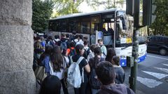 Parada del autobs del IES Frei Martn Sarmiento de Pontevedra, en la calle Mara Victoria Moreno 