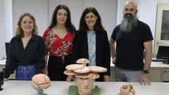 Lara Rubal, Noelia Samart�n, Maite Carrillo y Diego Pinal, en la Facultade de Psicolox�a