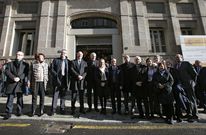 <span lang= es-es >�Overbooking de pol�ticos�</span>. La comitiva para �inaugurar� la plaza de A Ponte estuvo encabezada por la ministra de Fomento, Ana Pastor, y el alcalde de Ourense, Agust�n Fern�ndez. 