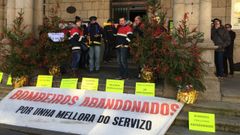 Protesta de los bomberos de Ourense por sus condiciones laborales