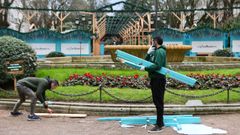 El mercadillo navide�o de la Alameda de Vigo, da�ado por el temporal