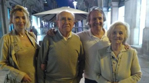 Pl�cido Souto (segundo por la izquierda), junto a su esposa y sus hijos.