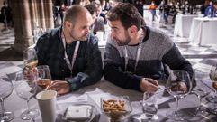 Torrente, derecha, y Santana, en una edici�n del concurso de cata de Vila Viniteca