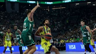 Lance de un partido entre el Panathinaik�s y el Fenerbah�e.