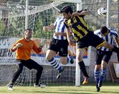 Changui, en una imagen de la pasada temporada, es el pichichi de la categor�a con seis tantos. 