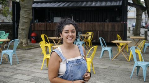 Cristina Míguez regenta una terraza en el corazón del concello de Bande