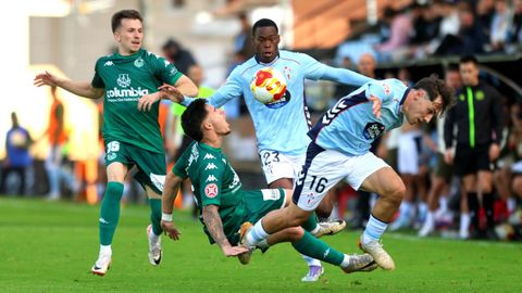 El Celta Fortuna se llev� el triunfo en la ida en Barreiro frente al Arenteiro.