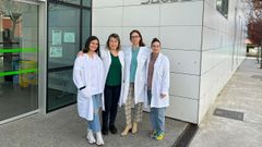 La matrona Loli Rodr�guez Garc�a, segunda por la izquierda, con sus compa�eras del centro de salud de Mar�n Carla Rosendo Lafuente, Alicia Bon Bon y Alba Pereira B�a