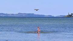 Demostracin de drones de salvamento en la playa de Cabeceira, Poio