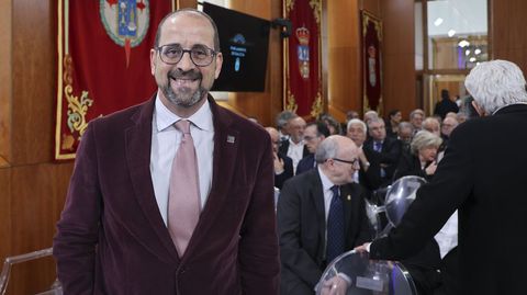 Xos� Henrique Monteagudo relevou na presidencia da RAG a V�tor Freixanes 