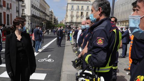 Ayuso saluda a los profesionales de emergencias