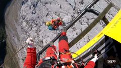 Bomberos del Sepa rescatan a una escaladora accidentada