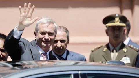 El presidente electo de Chile, Jos&eacute; Antonio Kast, a su salida de la Casa Rosada tras reunirse con Javier Milei