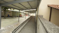 Porche del colegio Fogar