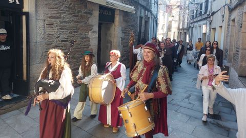 Desfile medieval por el centro de Lugo