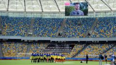Los jugadores del Shakhtar Donestk y el Metalist Kharkiv.Los jugadores del Shakhtar Donestk y el Metalist Kharkiv en el primer partido tras la reanudaci�n de la liga ucraniana