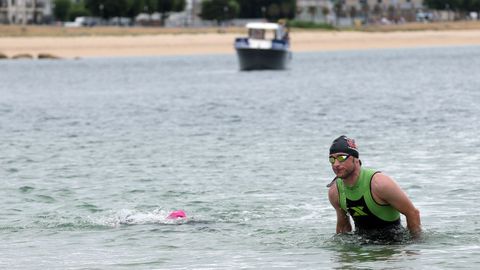 Traves�a a Nado Illa de R�a organizada por la asociaci�n contra el cancer de Ribeira 2026