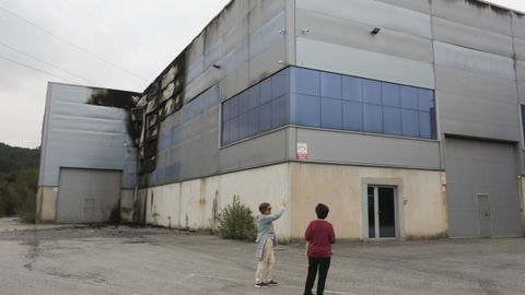 El incendio afectó a una de las antiguas naves de Espectáculos Lito en Caldas