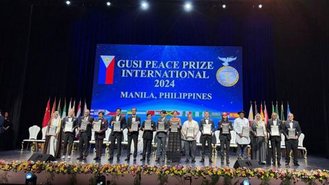 Entrega de los Gusi Peace Prize International en Filipinas el ao pasado