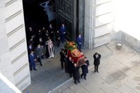 Imagen del traslado de los restos de Franco