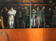 El �Blue Sky� fue remolcado el d�a 31 al puerto de Gall�poli tras ser socorrido en alta mar. 