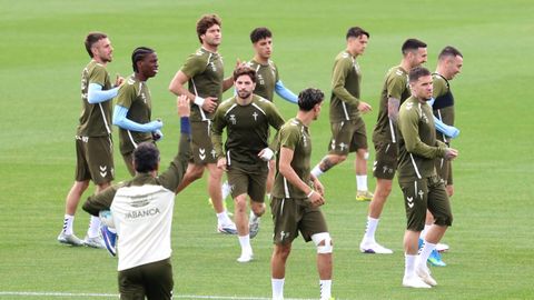 Jugadores del Celta, en un entrenamiento en la Cidade Deportiva Afouteza.