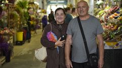 Paquita y Jos� Luis, que viven en Ibiza, visitando el mercado de Pontevedra, aunque ellos comen a diario de restaurante, ya que se alojan en un hotel y no cocinan.