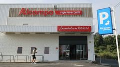 En la imagen, el nuevo supermercado Alcampo de Fene, que se inaugur� este martes por la ma�ana