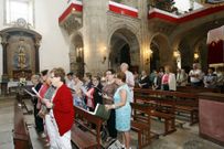 Los oficios religiosos se celebraron a la una de la tarde.