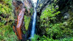 Un descenso en el barranco Coiteladas, en el arroyo de Carballido, situado en la parroquia de Folgoso do Courel