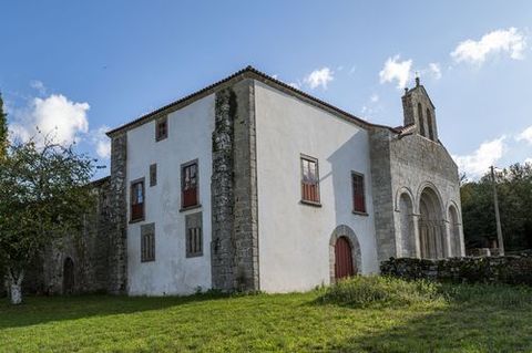 Junto a la iglesia de Diomondi est el antiguo palacio de verano de los obispos de Lugo, futuro albergue del Camino de Invierno