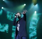 M�s de seis mil personas asistieron al concierto de Albor�n en el recinto exterior del Pazo. 